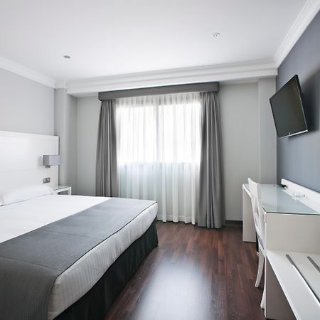 Uve Alcobendas Exterior photo