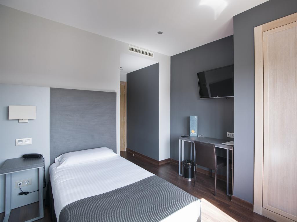 Uve Alcobendas Exterior photo